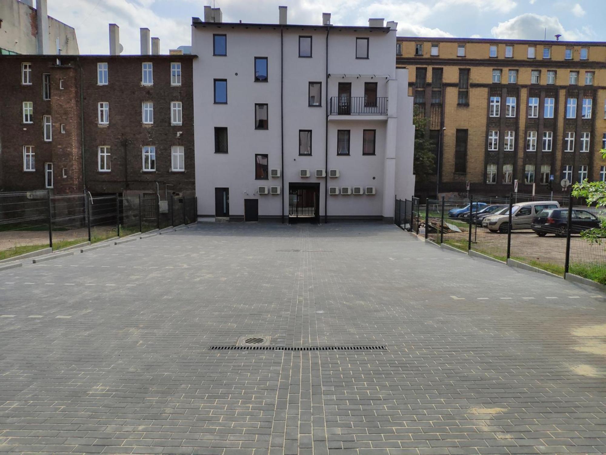 H33 Apartamenty 比托姆 外观 照片