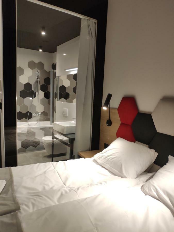 H33 Apartamenty 比托姆 外观 照片