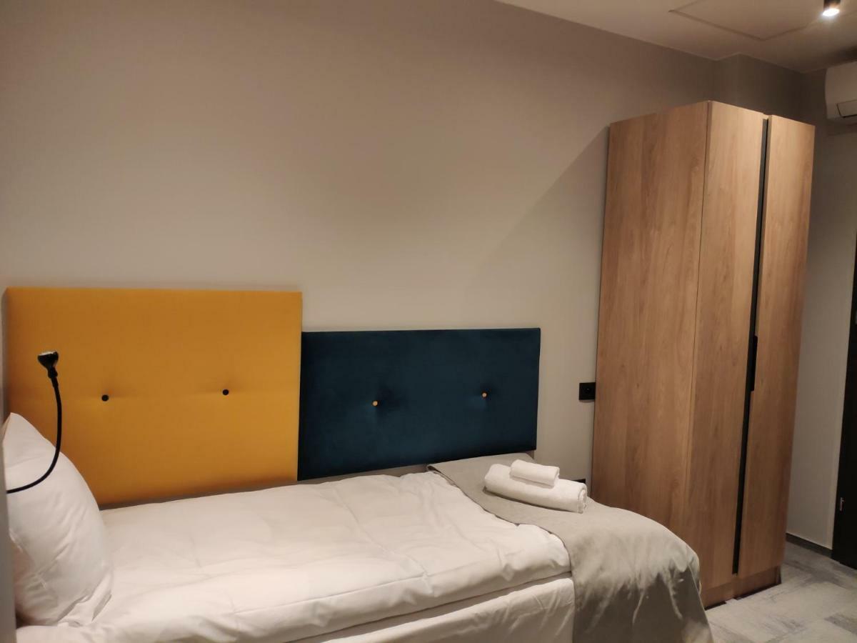 H33 Apartamenty 比托姆 外观 照片