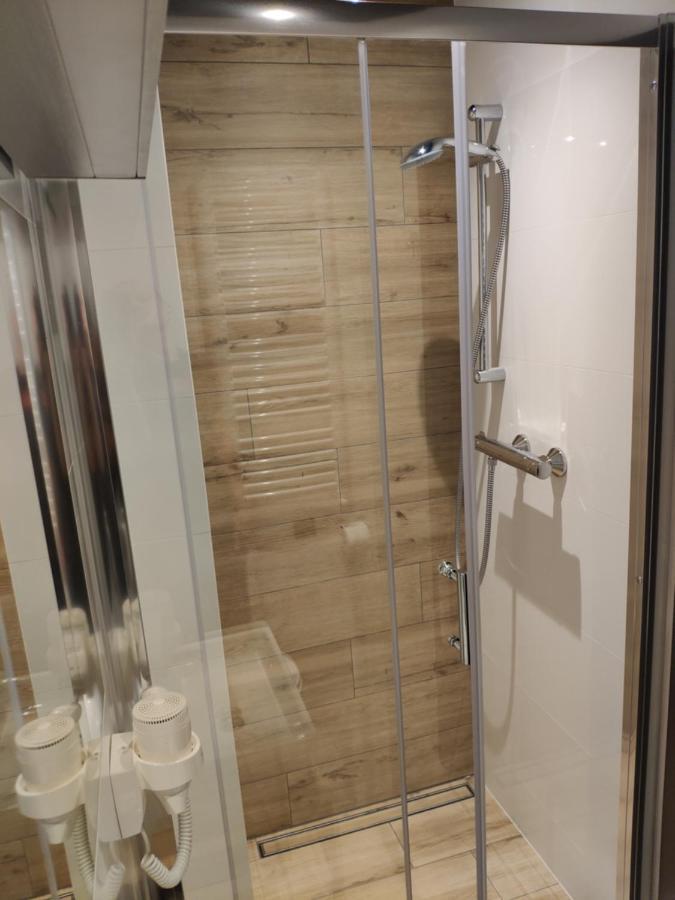 H33 Apartamenty 比托姆 外观 照片